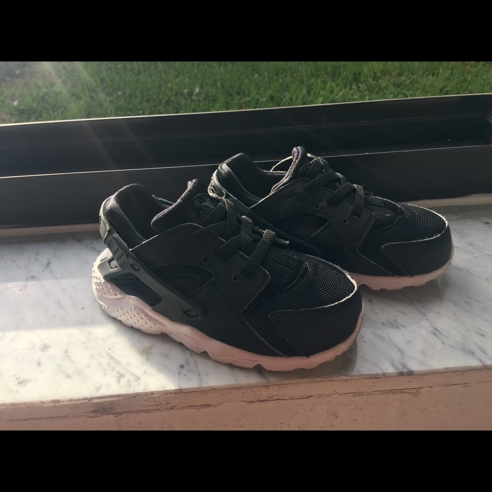 toddler huarache by Nike size 8c